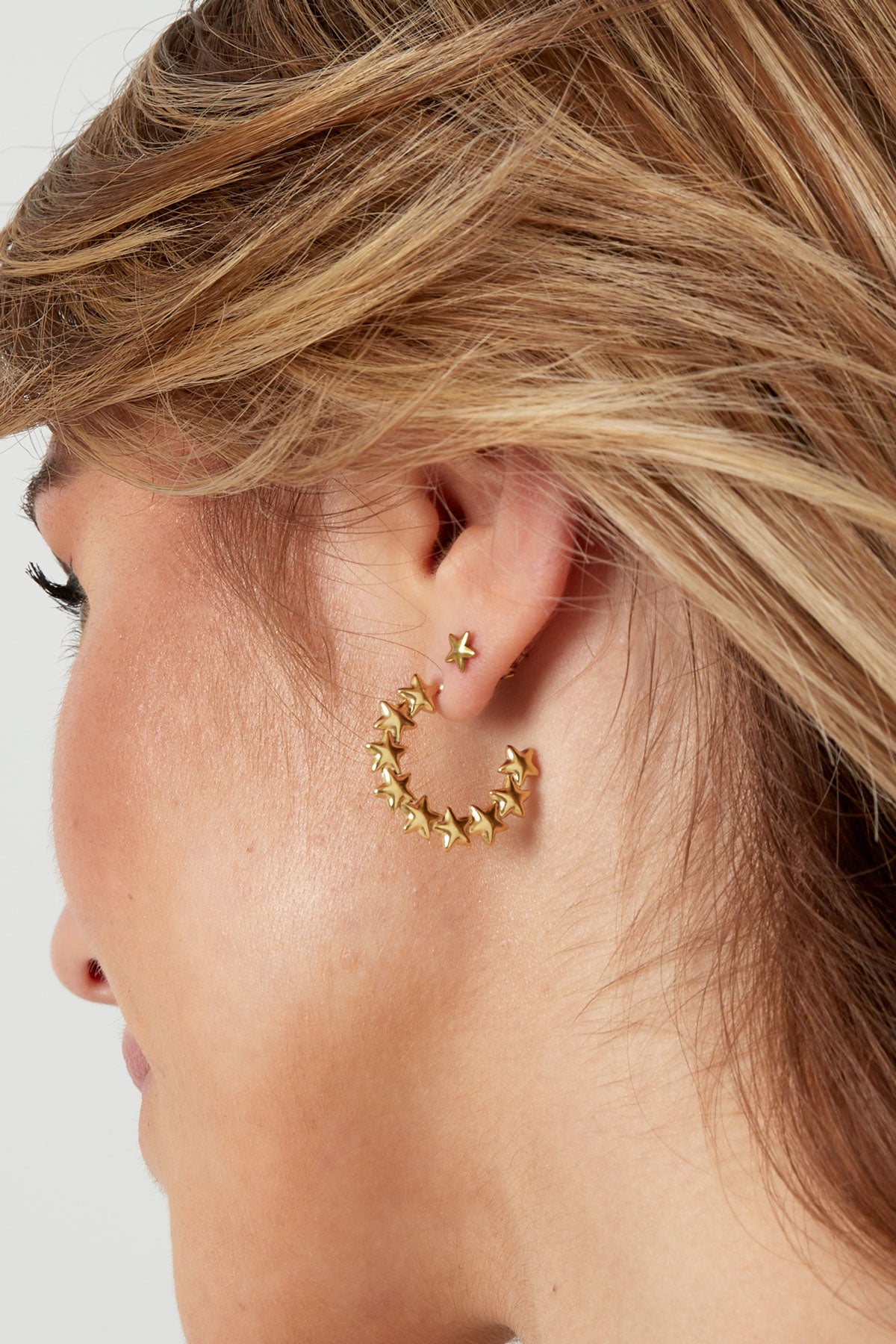 The Edit -  Star Hoop Earrings in Gold