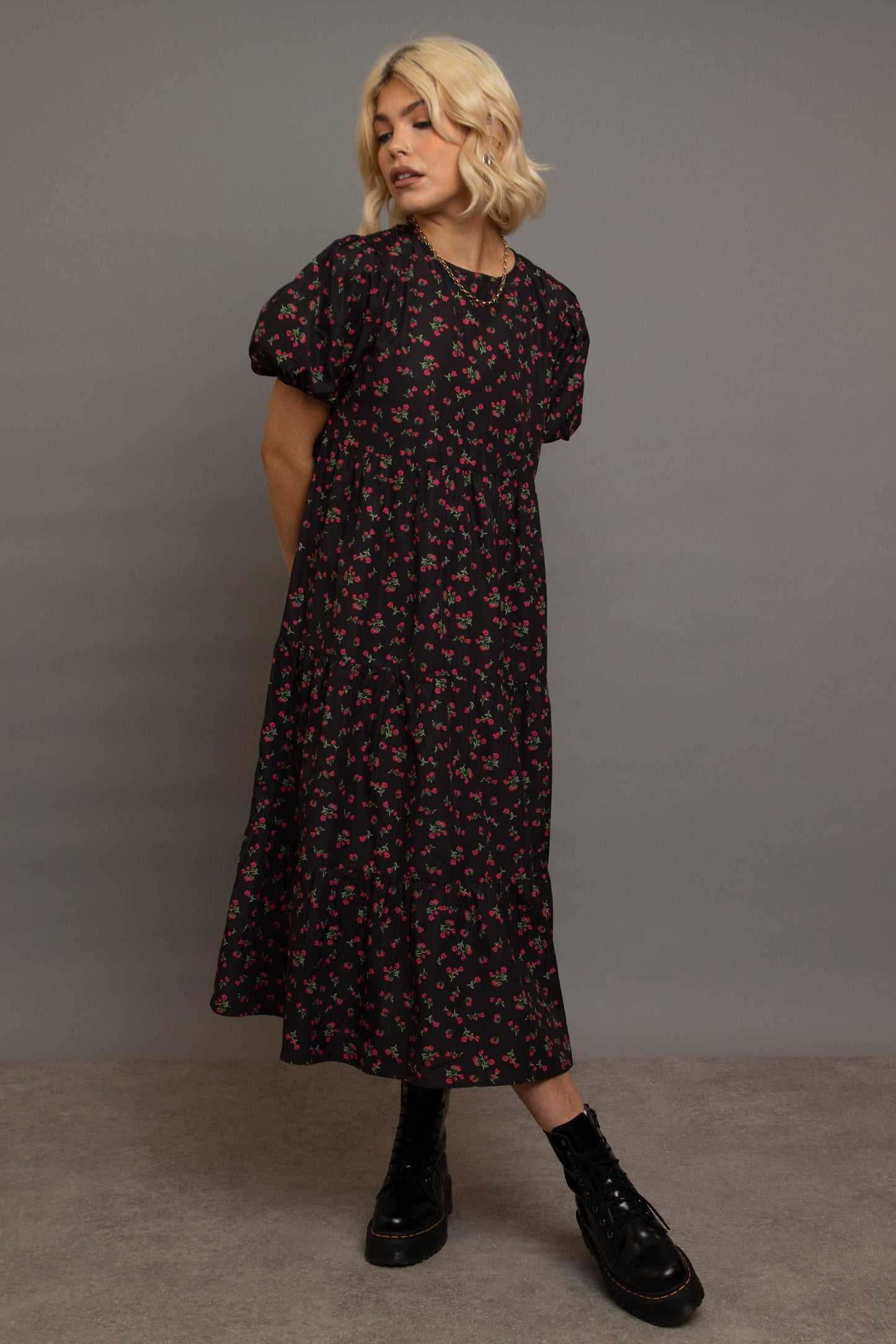 Daisy Street - Black Midaxi Puff Sleeve Smock Dress with Red Ditsy Rose Print